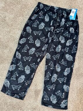 NWT Epic Games Fortnite Black Knight Helmet Print Pajama Pants, Size 2XL.